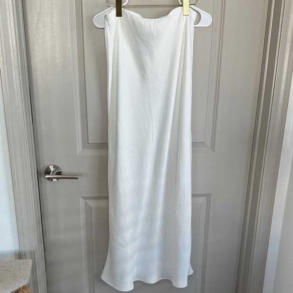 Anthropologie White skirt 100% viscose - Picture 1 of 3